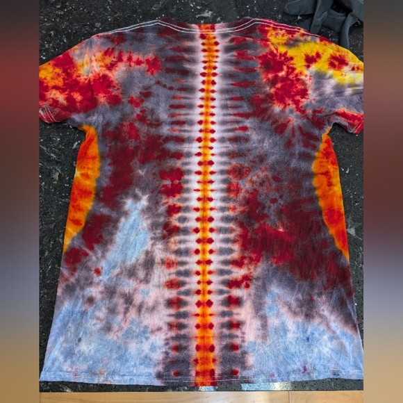 Custom Tie dye (L) V neck - Picture 2 of 3